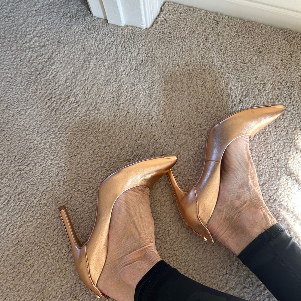 Ted Baker London Melisah Leather Rose Gold Pump - Picture 2 of 6
